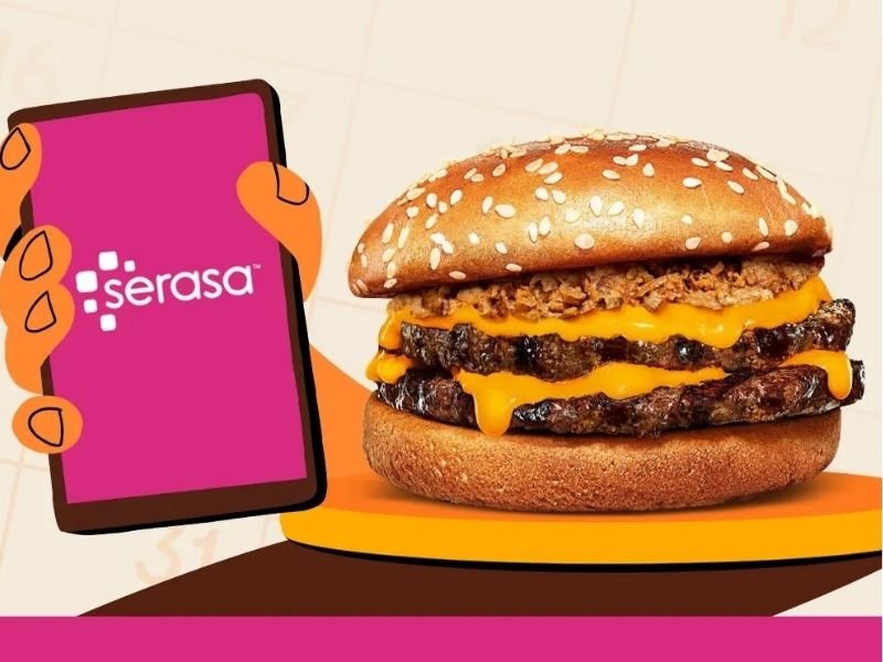 Hambúrguer Cheddar Duplo do Burger King com embalagem promocional