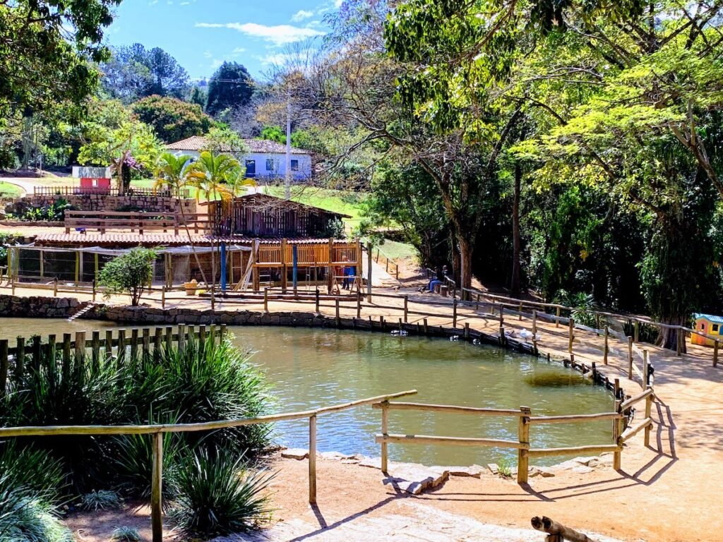 Excursão na Fazenda do Chocolate com café colonial e almoço