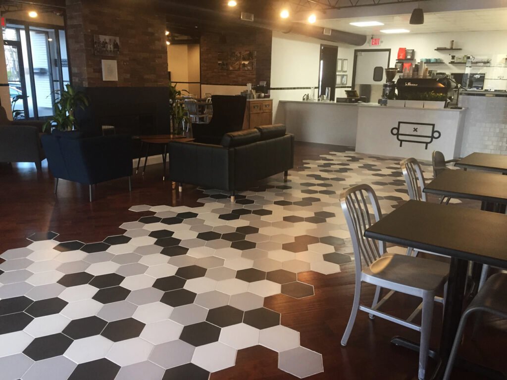 Café servido no Sofá Café, em um ambiente acolhedor e relaxante.