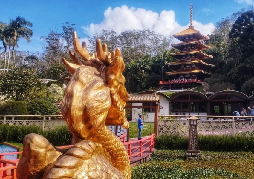 Visita à Torre de Miroku e passeio de barco em Ribeirão Pires