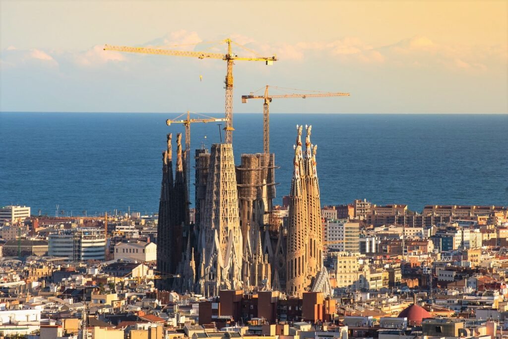 Vista panorâmica da Igreja Sagrada Família em Barcelona