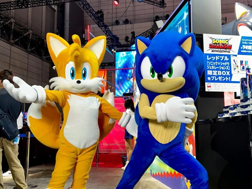 Esfiharia 24 Horas em São Bernardo do Campo com personagens Sonic e Tails